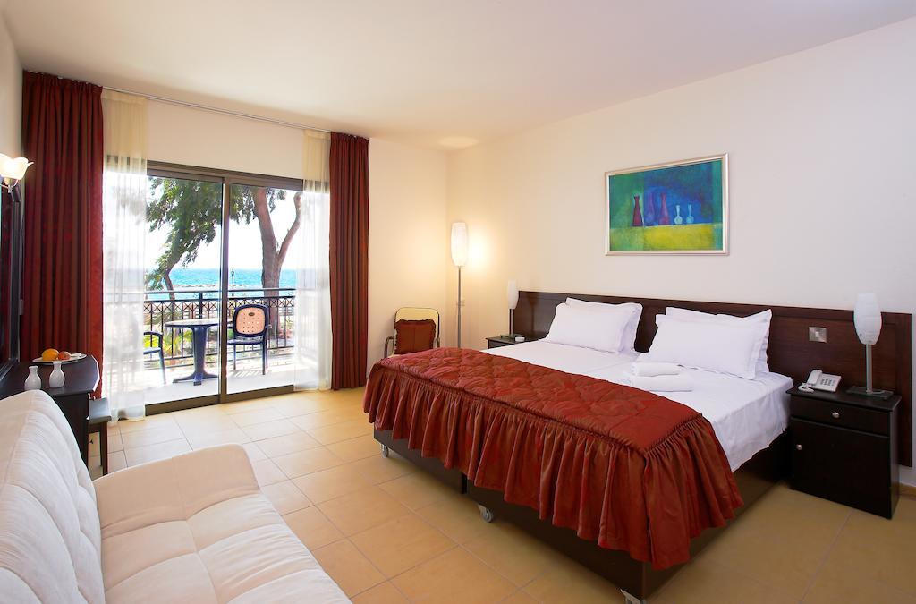 Aquarius Beach Hotel Λεμεσός Δωμάτιο φωτογραφία