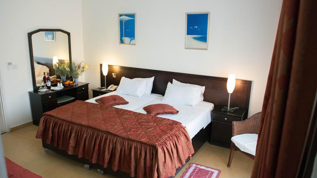 Aquarius Beach Hotel Λεμεσός Δωμάτιο φωτογραφία